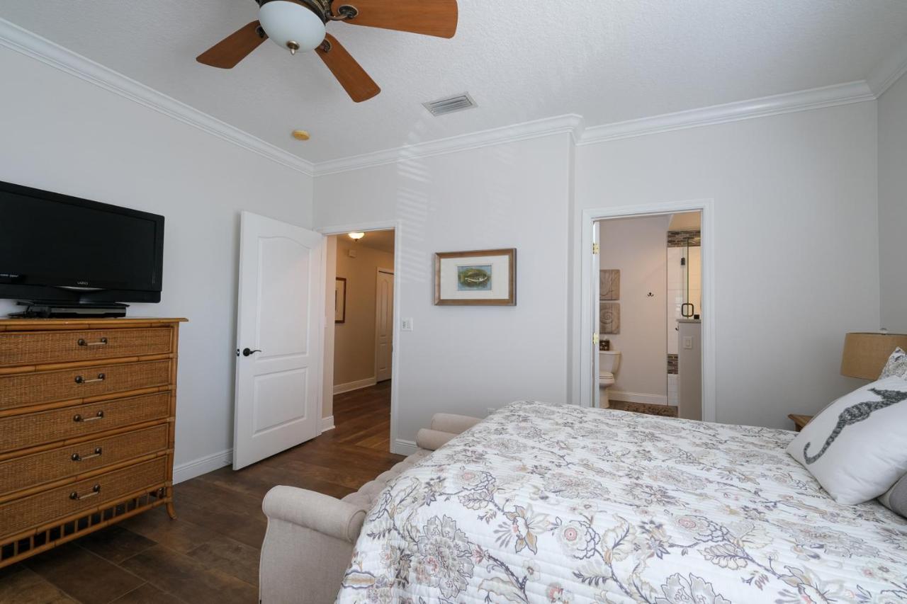 Hibiscus Hideaway Condo Walk To Historic Bridge St Bradenton Beach Exterior photo